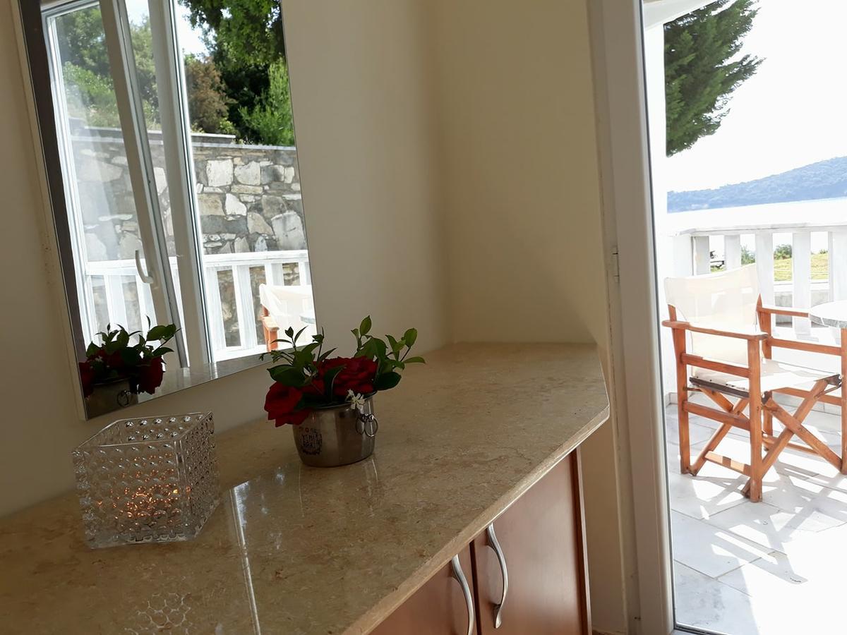 Kinira Beach Hotel Dış mekan fotoğraf