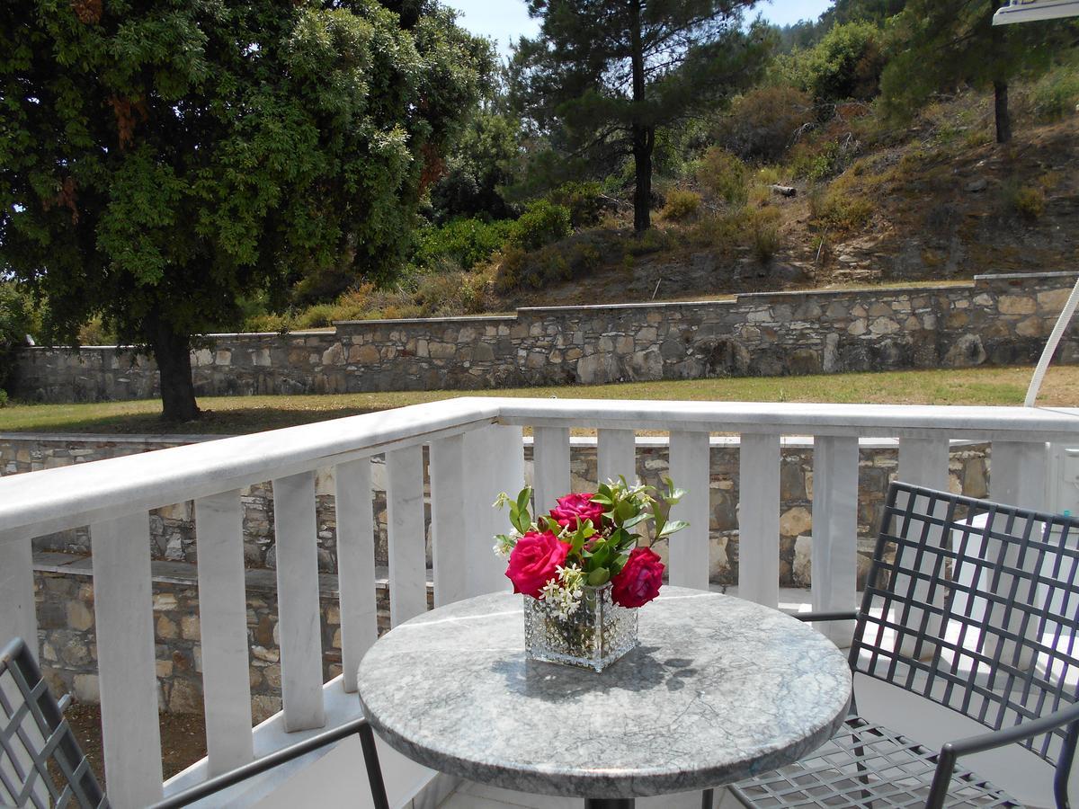 Kinira Beach Hotel Dış mekan fotoğraf